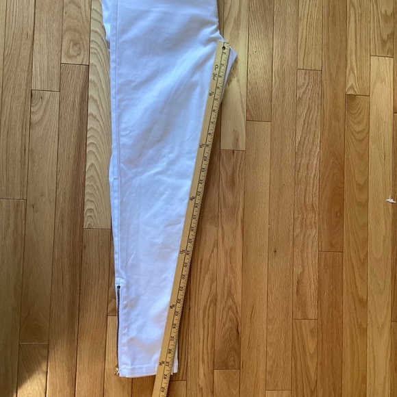 Michael Kors Skinny Jeans, White, Size 8, Gold hardware, zippered legs - Picture 7 of 8